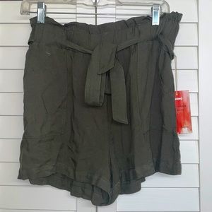 CI Sono | Olive High Waist Shorts